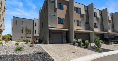 156 Rissone Lane, Reno, NV 89503 Photo