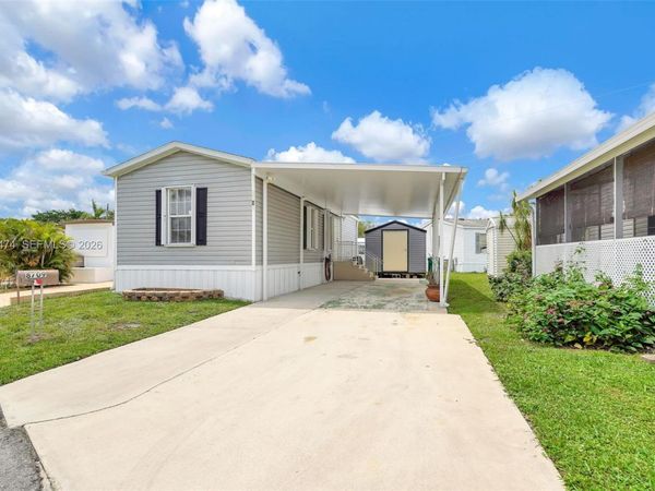 8709 SW 17th Ct , Davie, FL 33324
