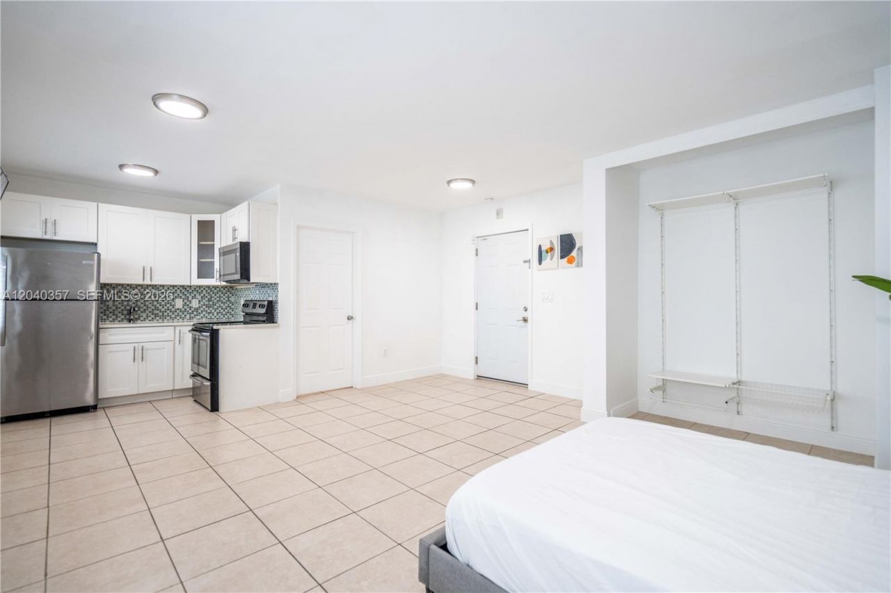 6971 Carlyle Ave, Unit 107, Miami Beach, FL 33141 Photo