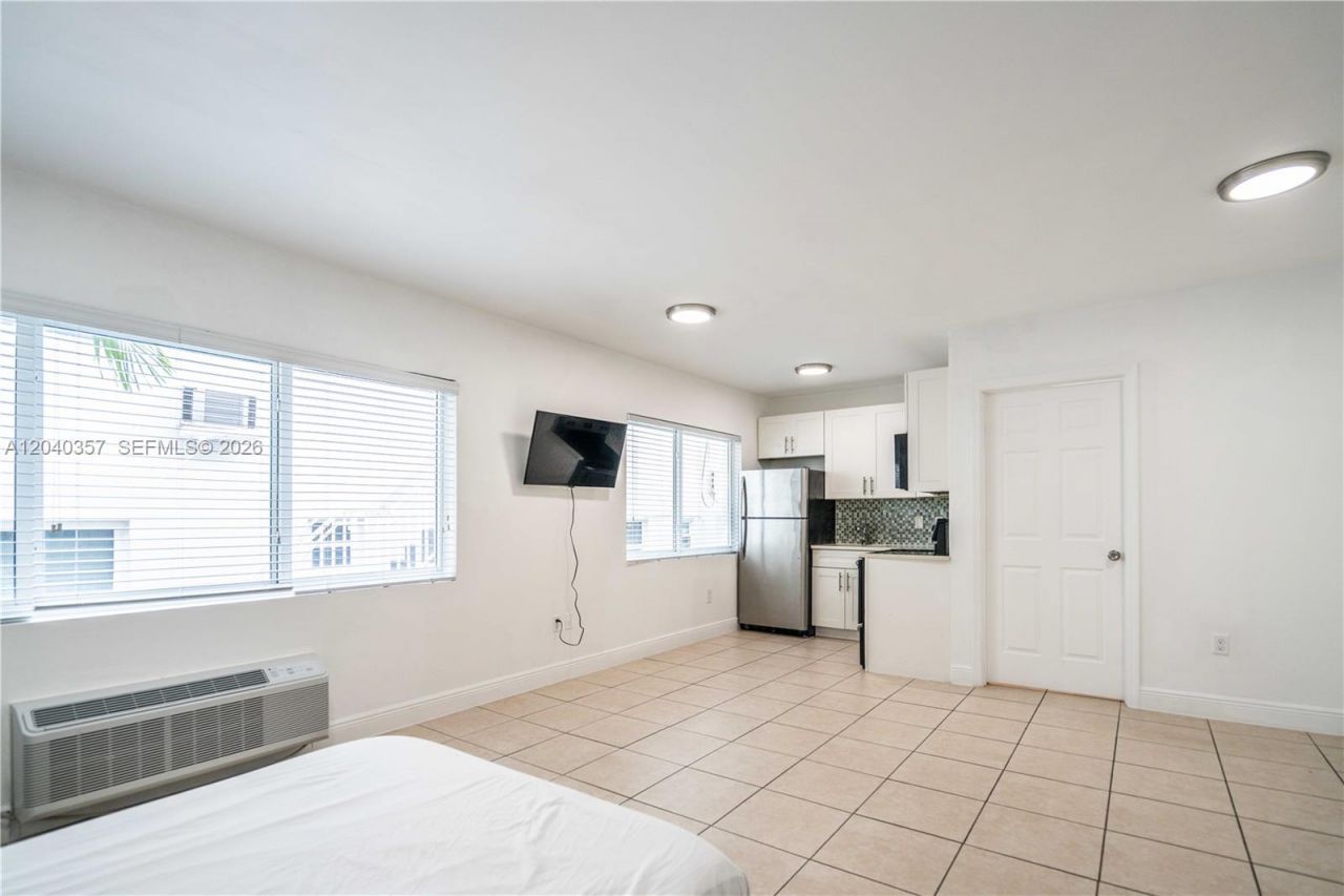 6971 Carlyle Ave, Unit 107, Miami Beach, FL 33141 Photo