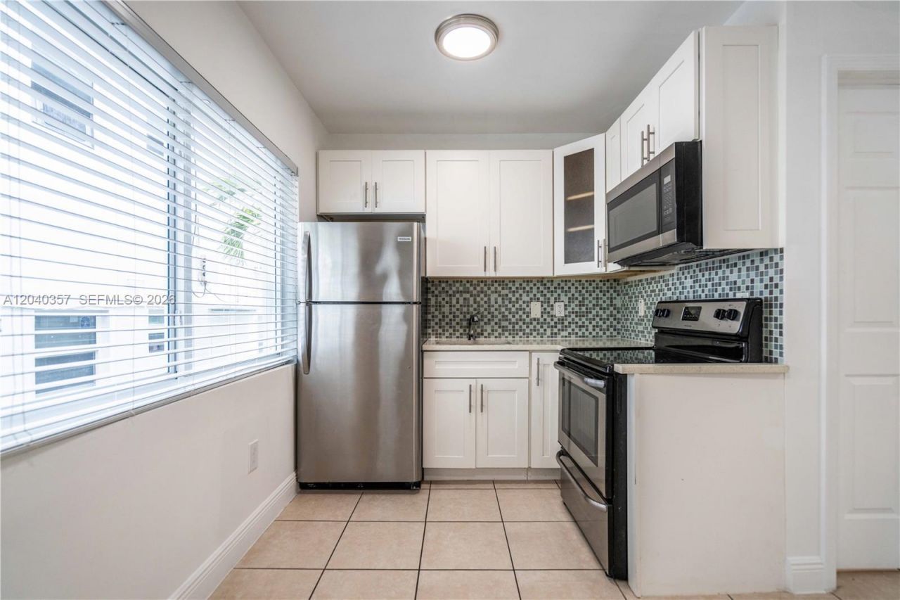 6971 Carlyle Ave, Unit 107, Miami Beach, FL 33141 Photo