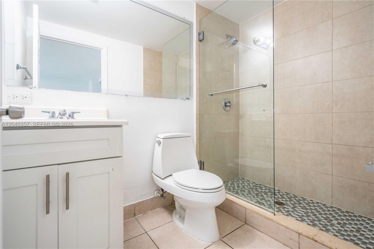 6971 Carlyle Ave, Unit 107, Miami Beach, FL 33141 Photo