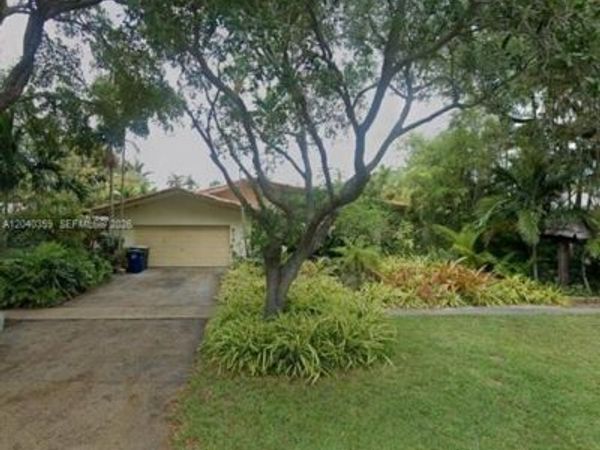 819 NE 8th St, Unit 2, Hallandale Beach, FL 33009