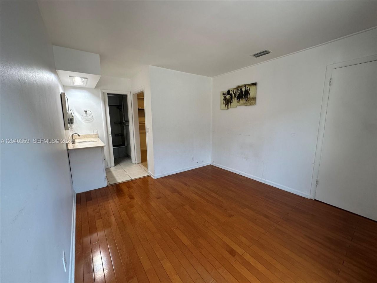 819 NE 8th St, Unit 2, Hallandale Beach, FL 33009 Photo