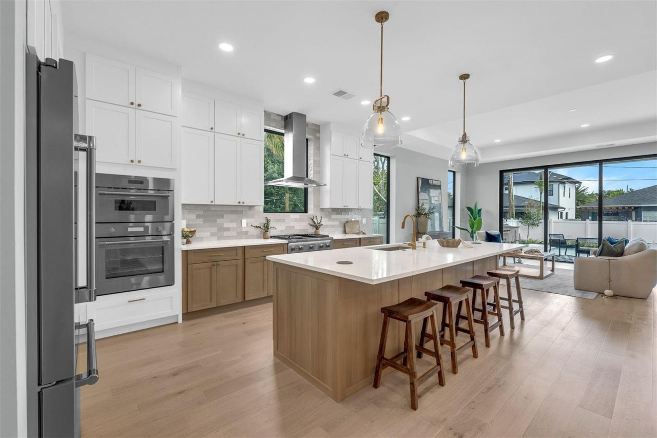 9 E Steele Street, Orlando, FL 32804 Photo