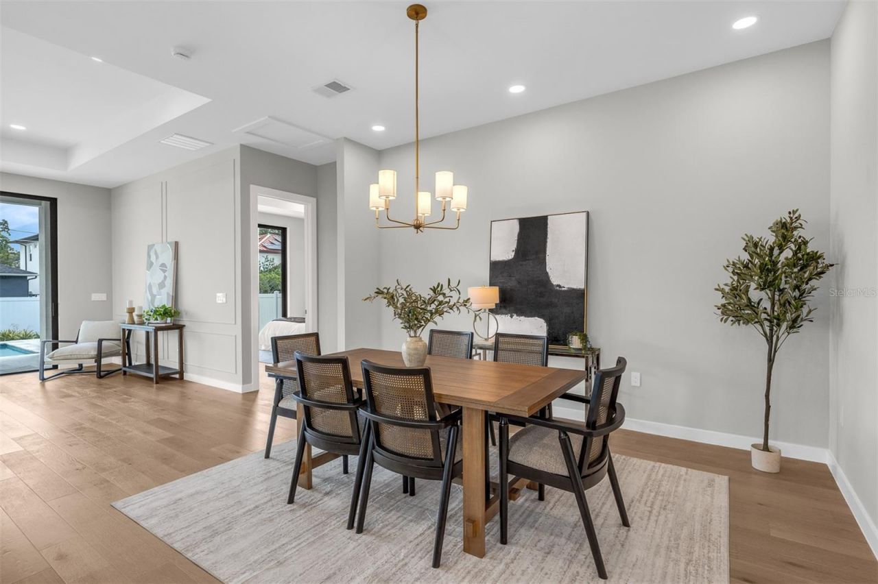 9 E Steele Street, Orlando, FL 32804 Photo