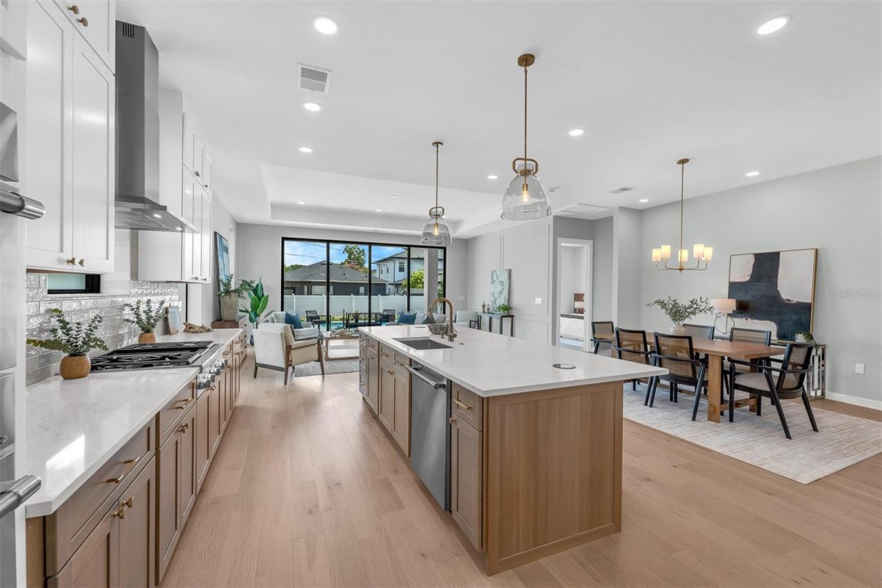 9 E Steele Street, Orlando, FL 32804 Photo