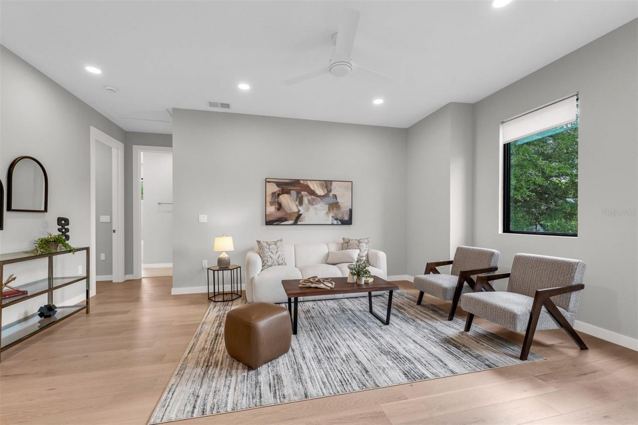 9 E Steele Street, Orlando, FL 32804 Photo