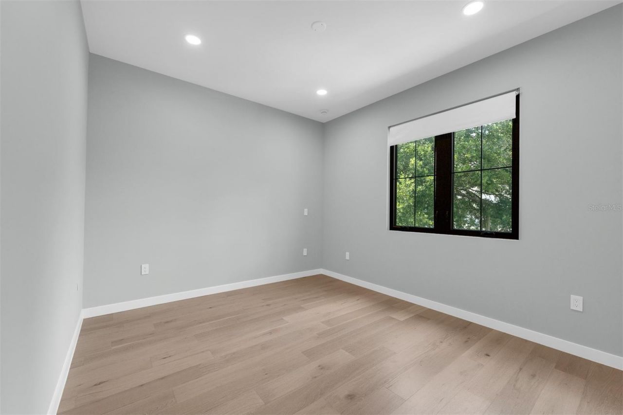 9 E Steele Street, Orlando, FL 32804 Photo