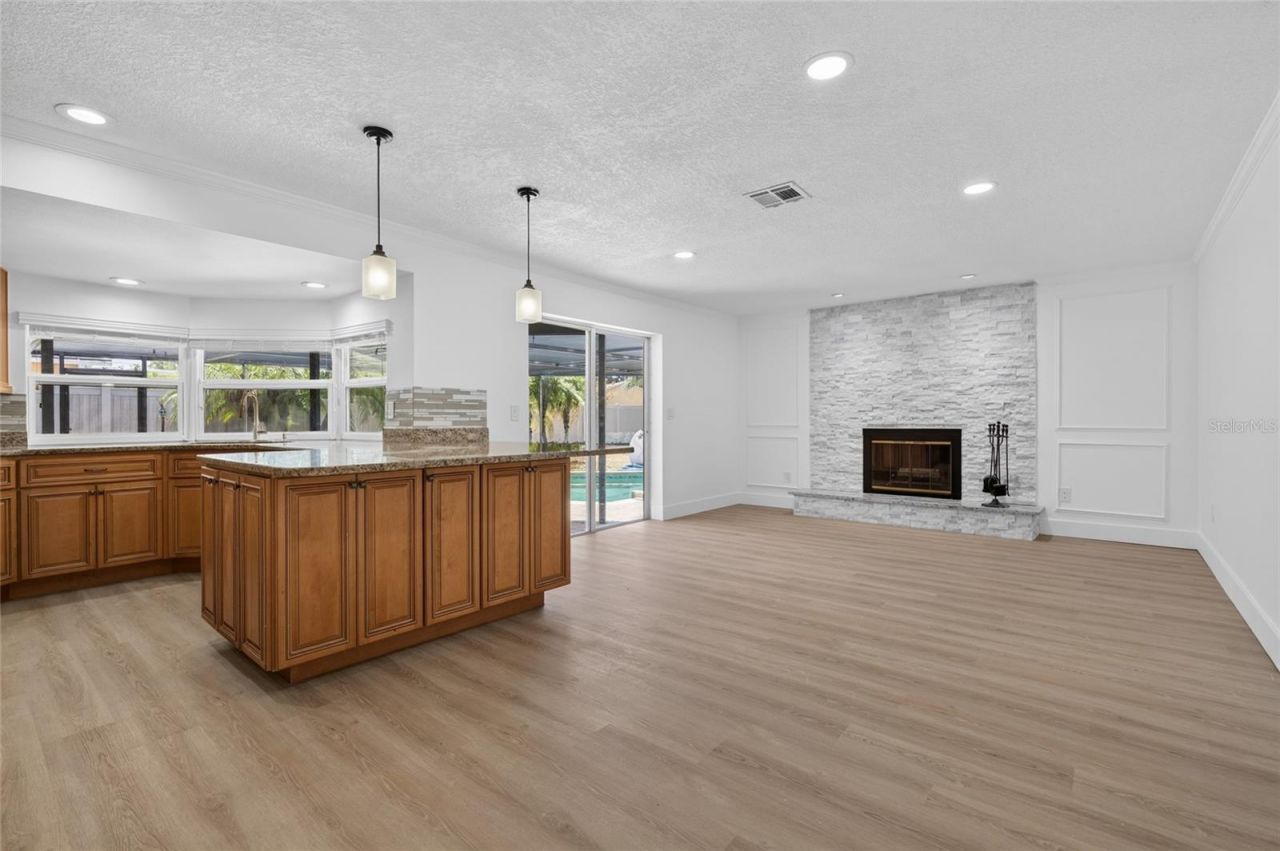 12114 Rhonda Terrace, Seminole, FL 33772 Photo
