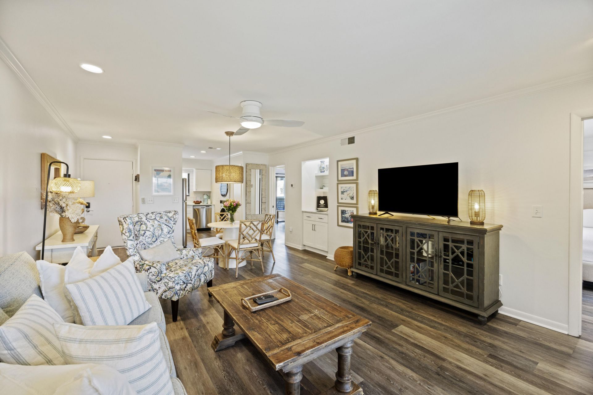 2063 Long Bend Drive Photo 12