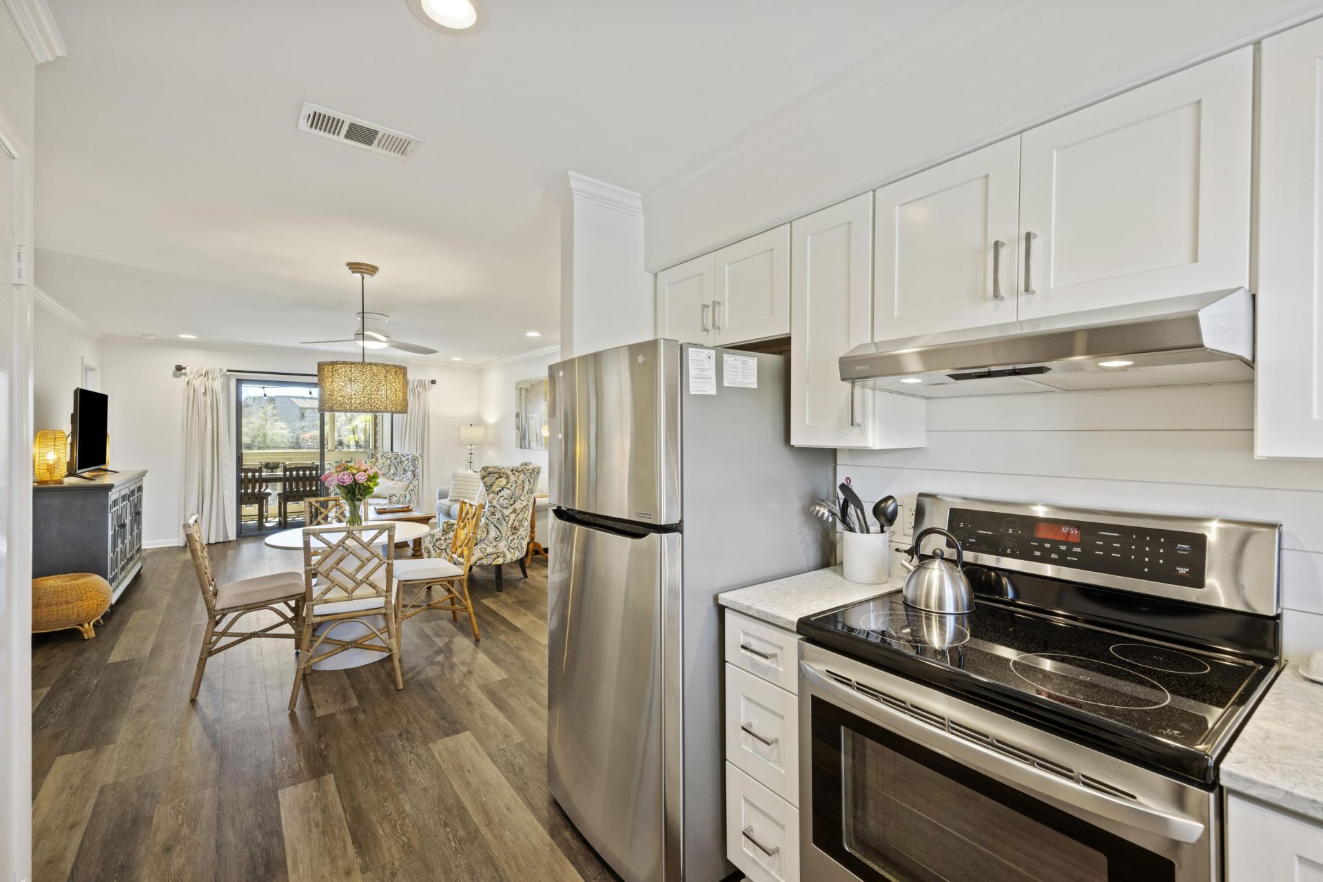 2063 Long Bend Drive Photo 7