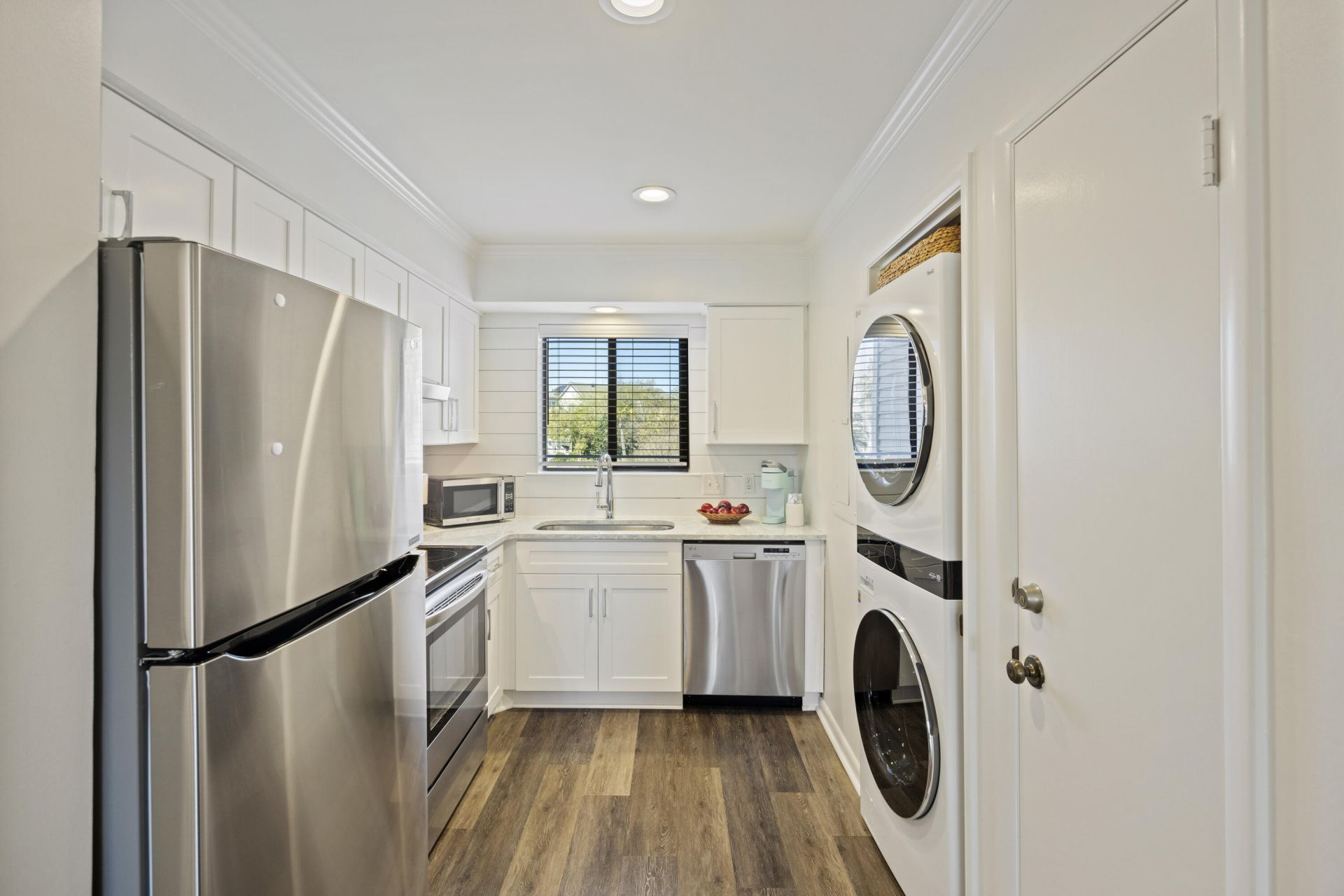 2063 Long Bend Drive Photo 8
