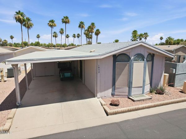1952 E Bellerive Drive, Chandler, AZ 85249