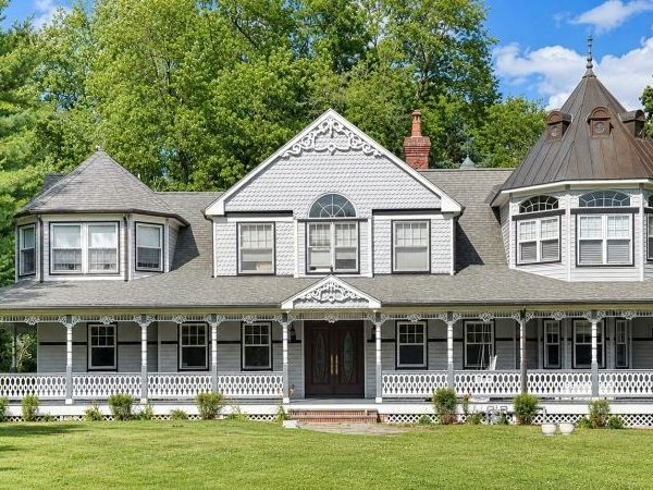 10 Mountain View Dr, Chester, NJ 07930