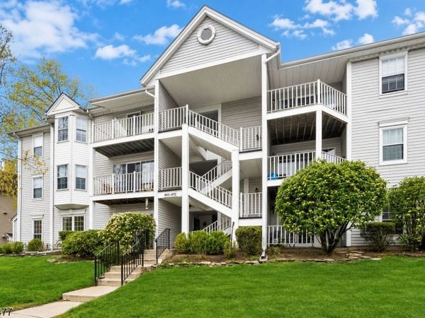 972 Juniper Way, Mahwah, NJ 07430