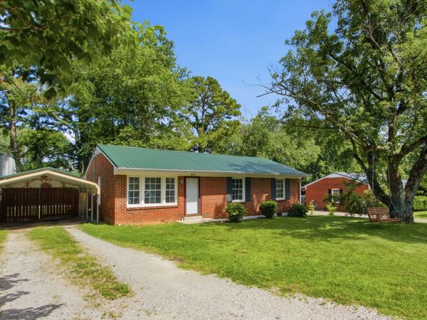 1919 Lynnwood Dr , Columbia, TN 38401