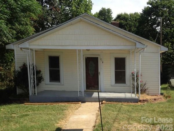 718 Wilmington Avenue , Statesville, NC 28677