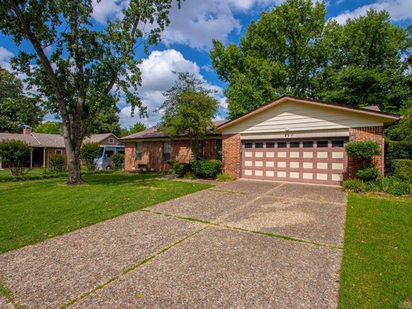 212 Calva Rd, Sherwood, AR 72120