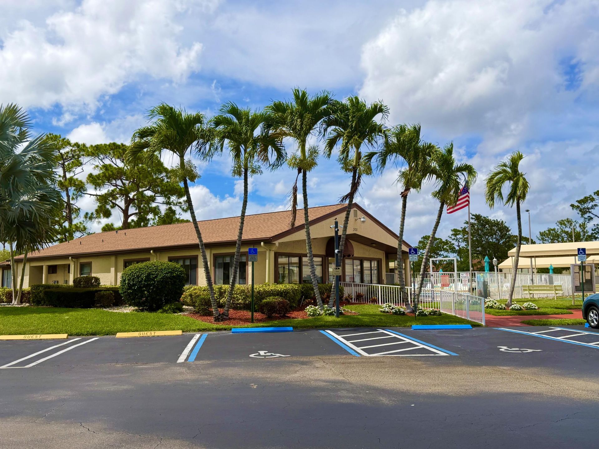 301 Knotty Pine Circle, Unit B-2, Greenacres, FL 33463 Photo