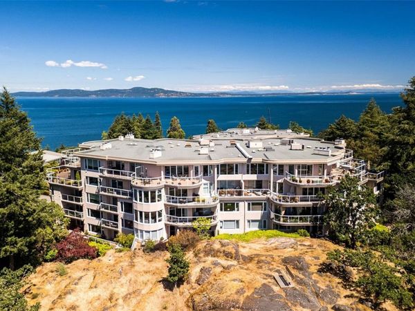 2829 Arbutus Rd , Unit #PH52, Saanich, BC V8N 5X5