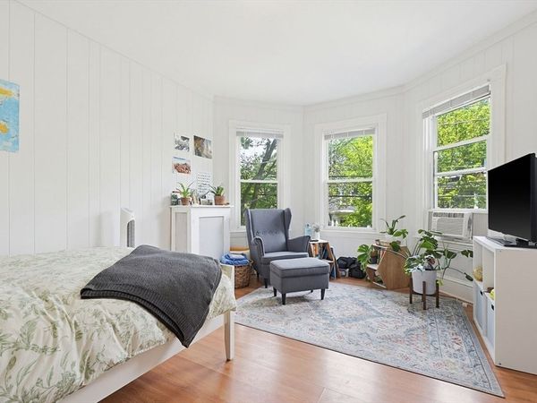 298 Brookline St, Unit 2, Cambridge, MA 02139