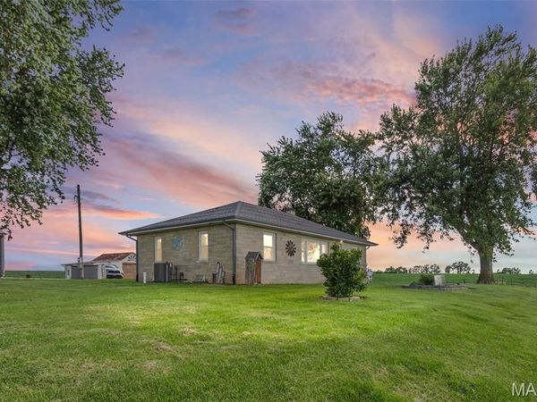 44709 Spring Creek Road, Pearl, IL 62361