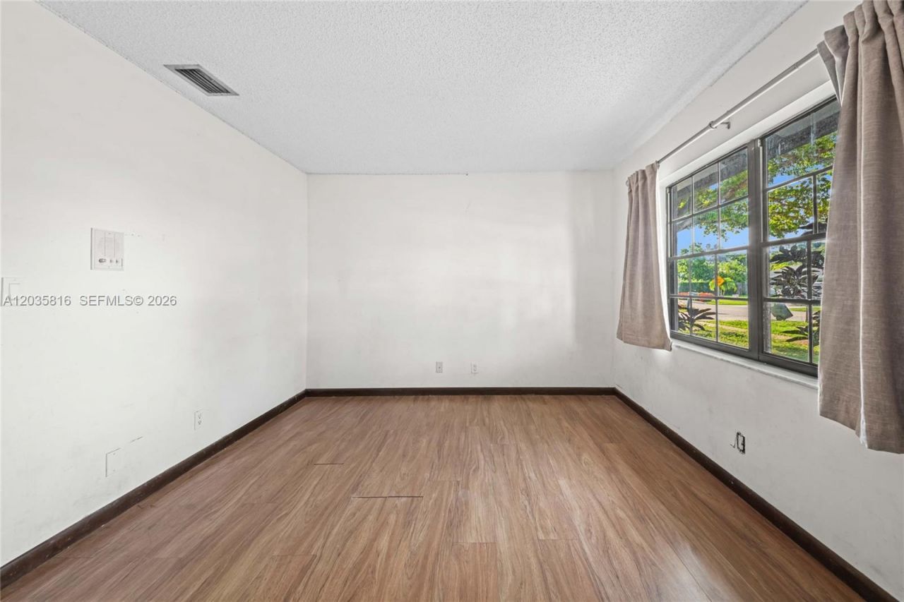 443 NE 38th Street , Boca Raton, FL 33431 Photo
