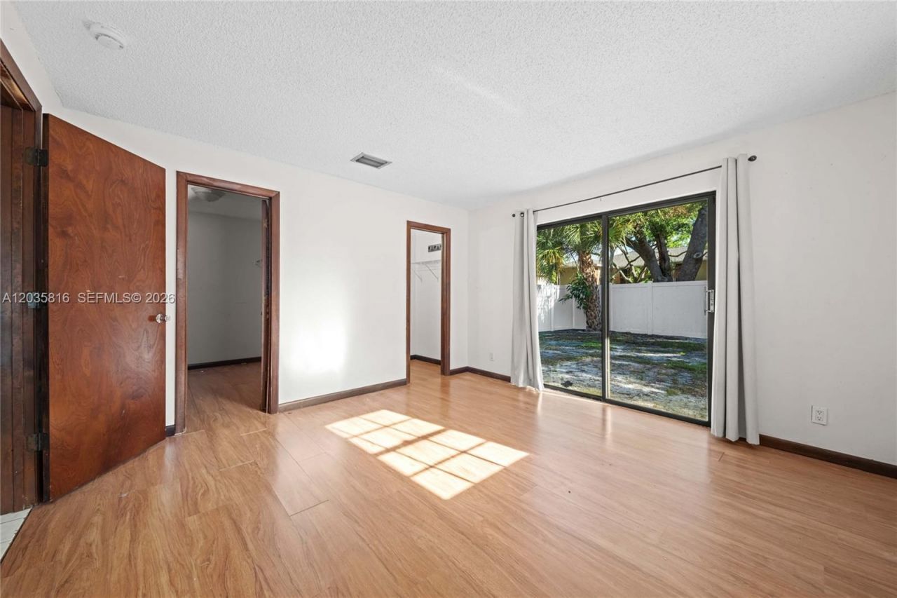 443 NE 38th Street , Boca Raton, FL 33431 Photo