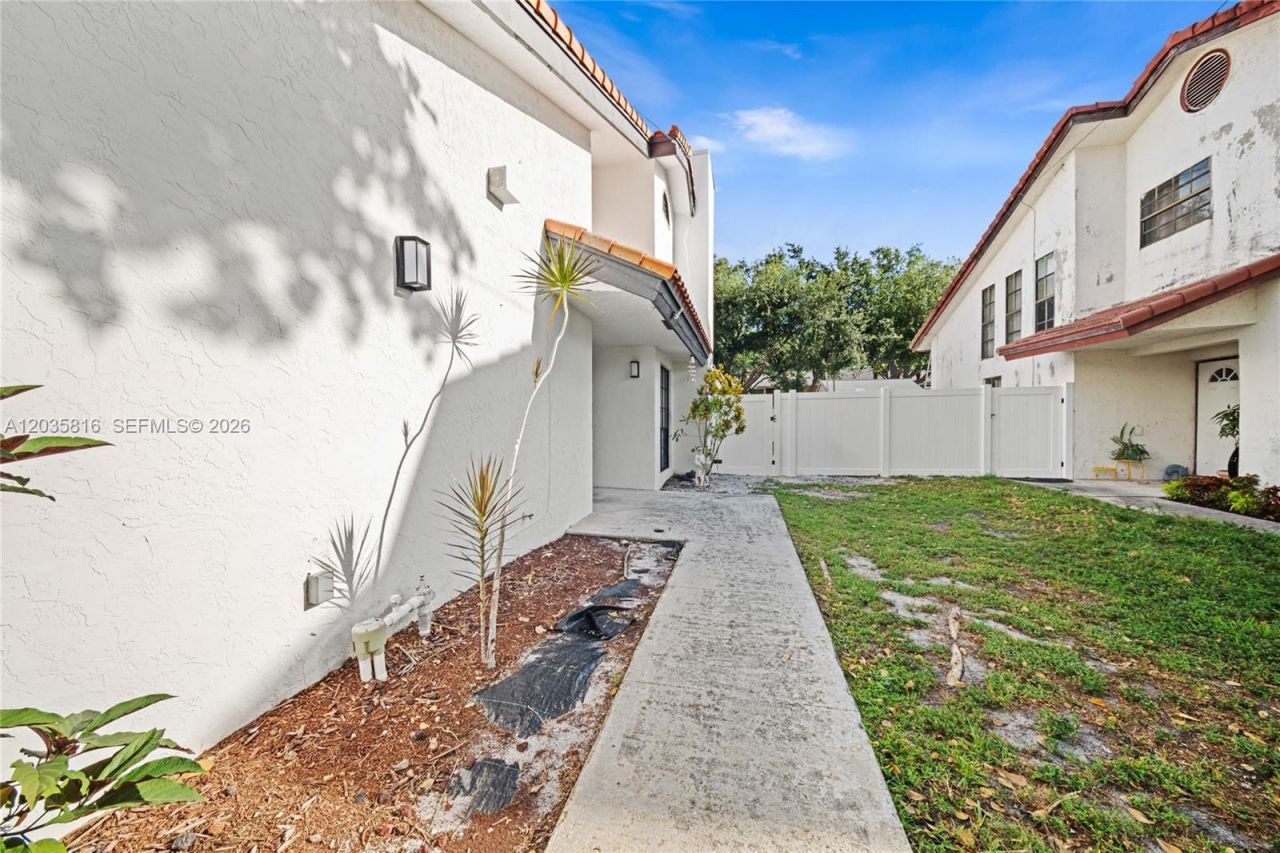 443 NE 38th Street , Boca Raton, FL 33431 Photo