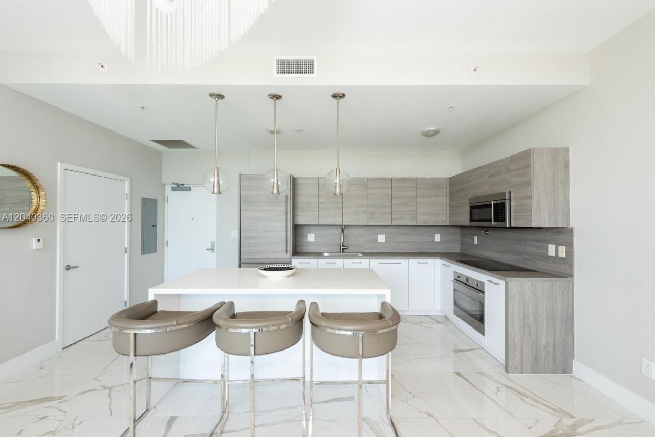 400 Sunny Isles Blvd , Unit 104, Sunny Isles Beach, FL 33160 Photo