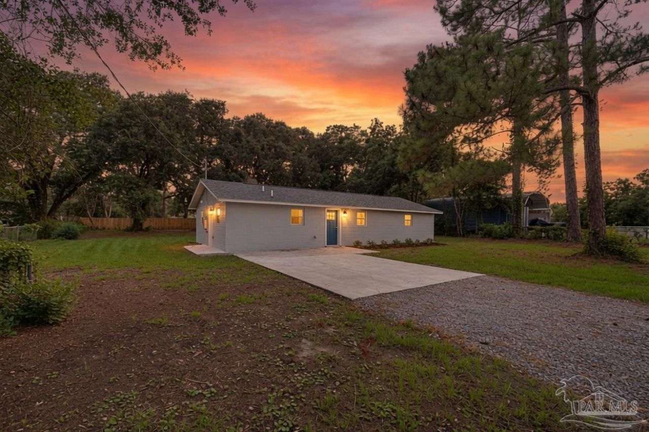 7265 Lockhart St, Pensacola, FL 32526 Main Photo