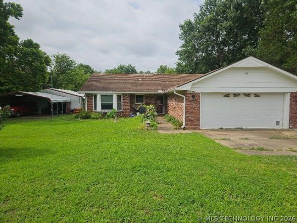 621 E 56th Street S, Muskogee, OK 74403