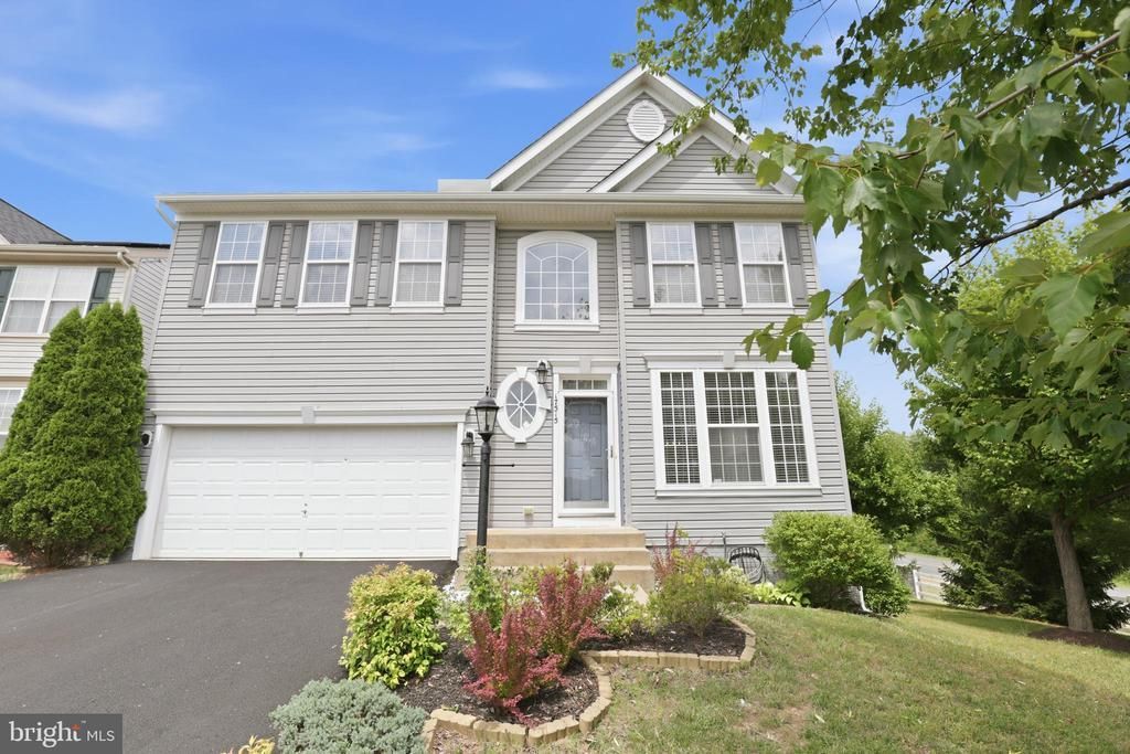 17515 Mina Lane, Dumfries, VA 22025 Main Photo