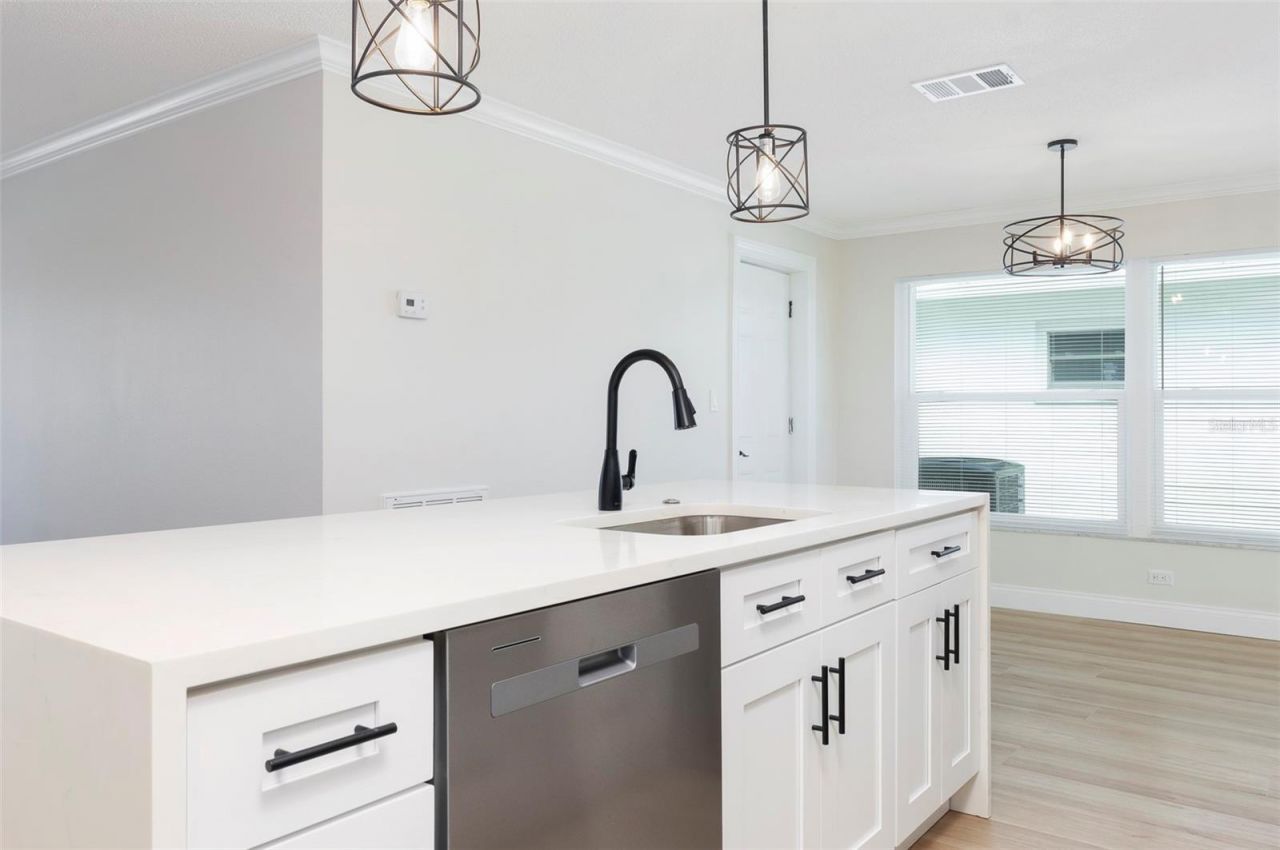 4034 Mainlands Boulevard N, Pinellas Park, FL 33782 Photo