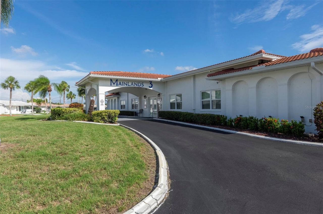 4034 Mainlands Boulevard N, Pinellas Park, FL 33782 Photo