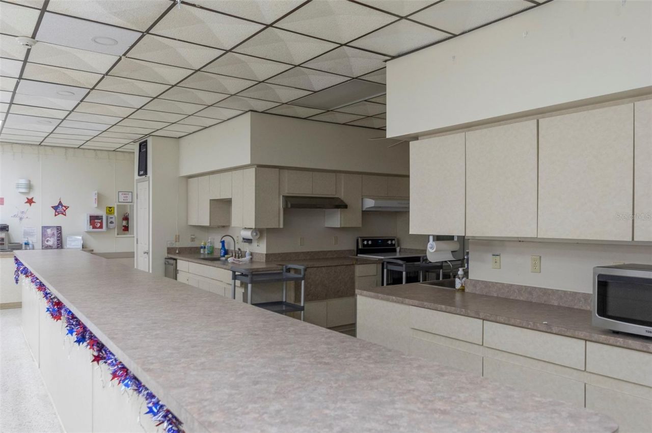 4034 Mainlands Boulevard N, Pinellas Park, FL 33782 Photo