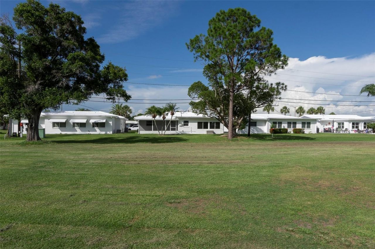 4034 Mainlands Boulevard N, Pinellas Park, FL 33782 Photo