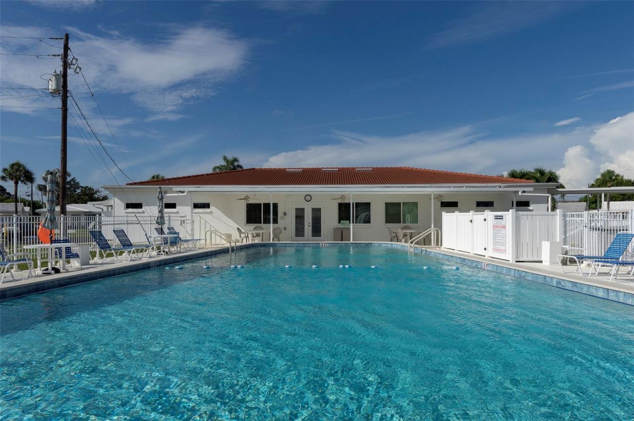 4034 Mainlands Boulevard N, Pinellas Park, FL 33782 Photo