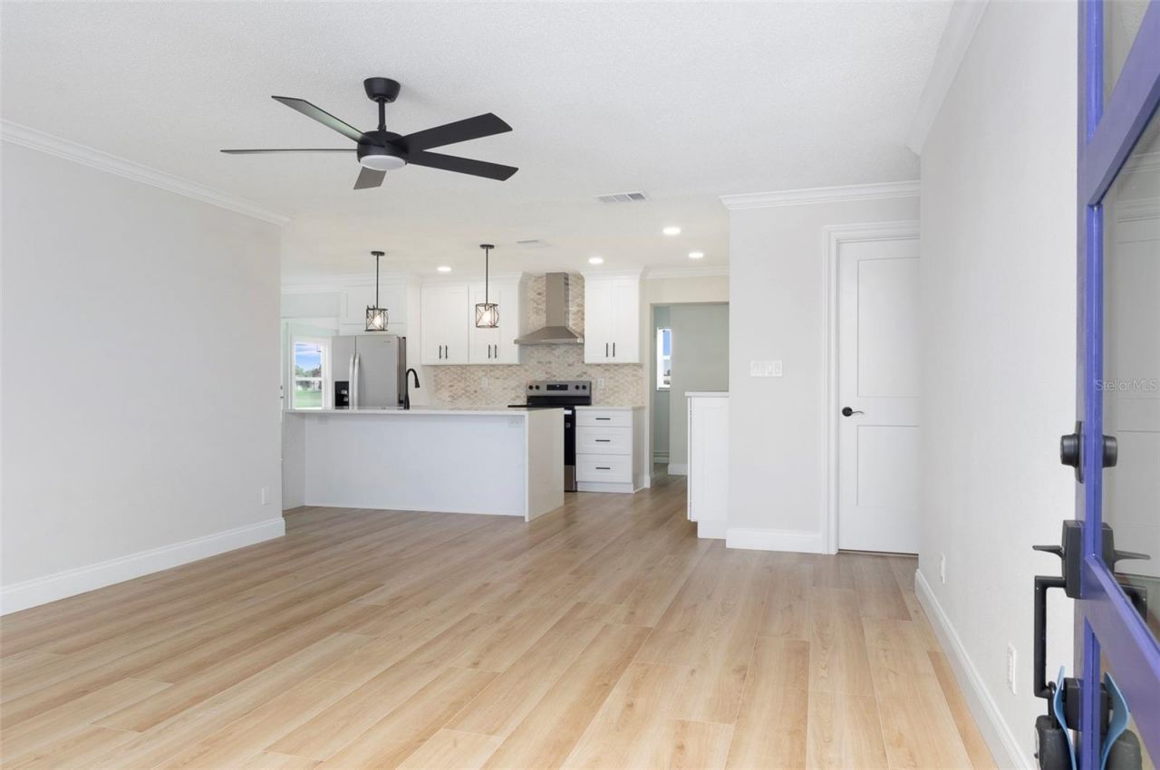 4034 Mainlands Boulevard N, Pinellas Park, FL 33782 Photo