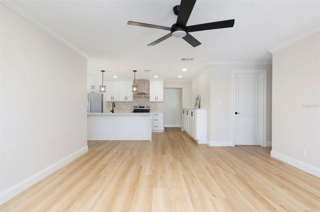 4034 Mainlands Boulevard N, Pinellas Park, FL 33782 Photo