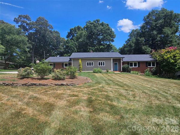 201 Country Club Circle , Shelby, NC 28150