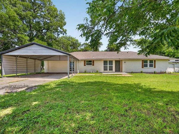 372 Tooley Street , Van Alstyne, TX 75495