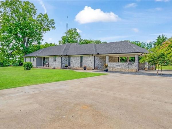 826 Georgetown Road , Pottsboro, TX 75076