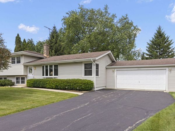 3S582 Behrs Circle Drive , Warrenville, IL 60555
