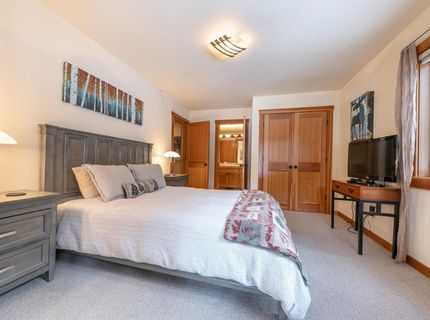 1018 Snow Crest Road, Alpine Meadows, CA 96146 Photo