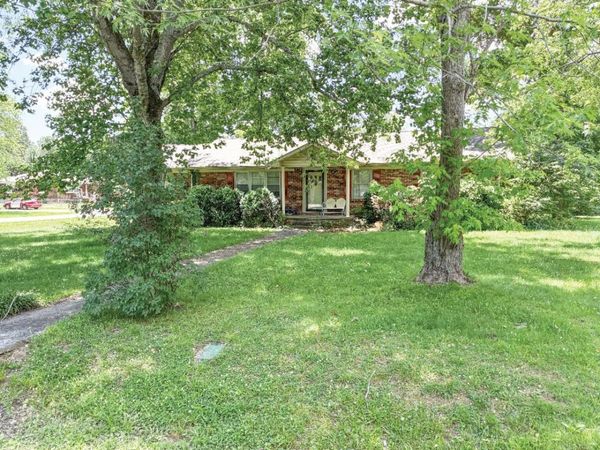 212 Bragg Cir , Tullahoma, TN 37388