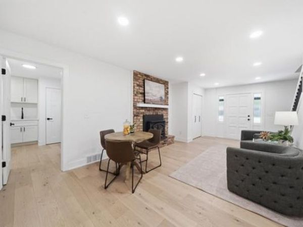 17015 24th Avenue N, Plymouth, MN 55447
