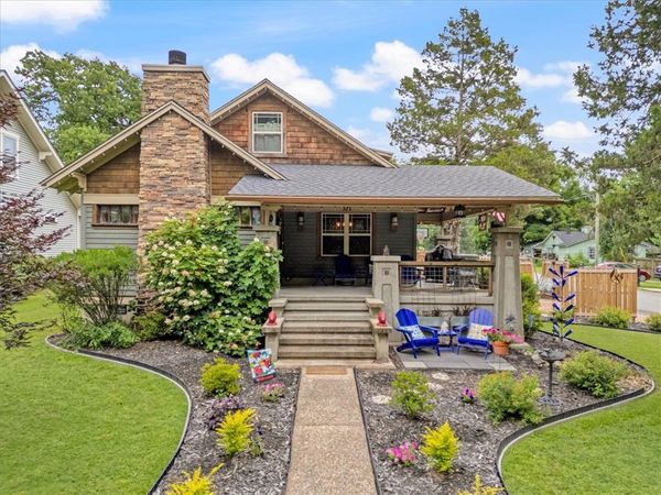 521 S College Street , Siloam Springs, AR 72761