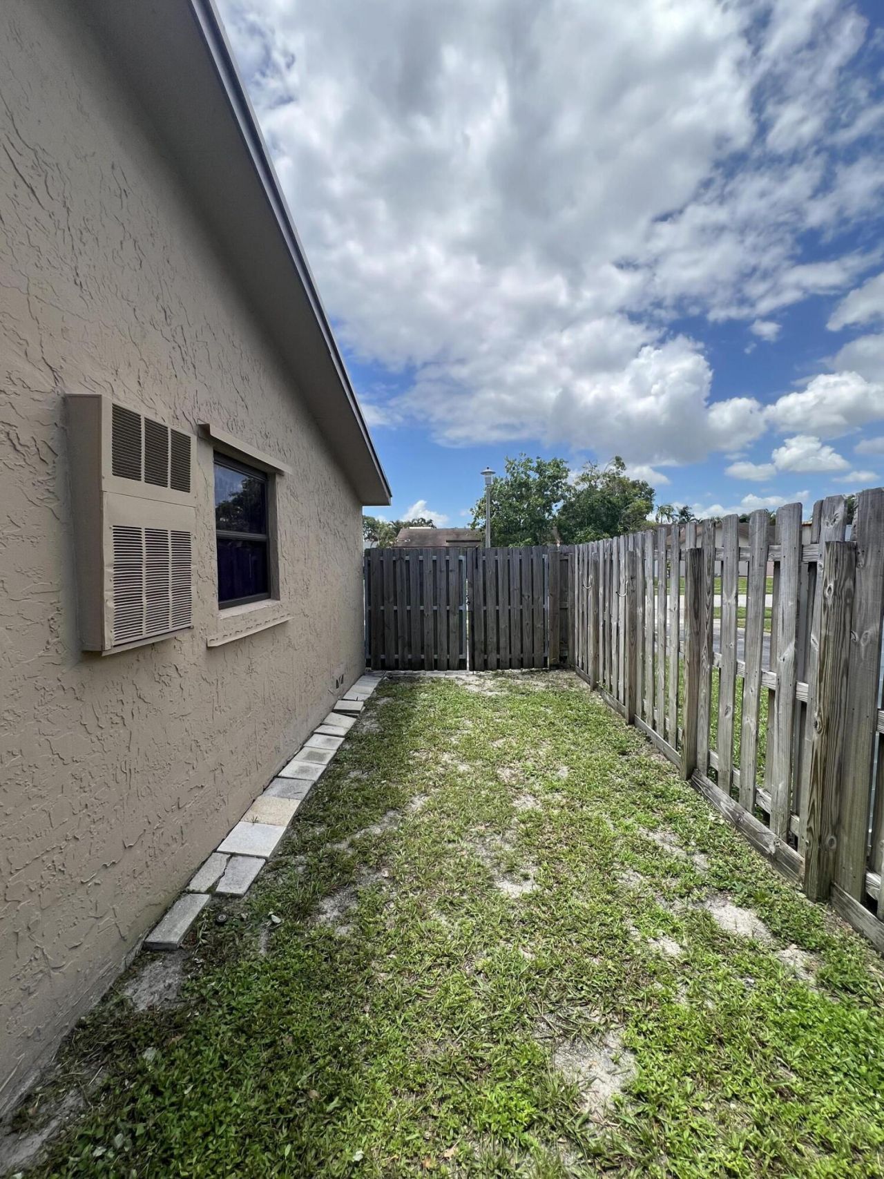 8511 NW 8th Street, Pembroke Pines, FL 33024 Photo